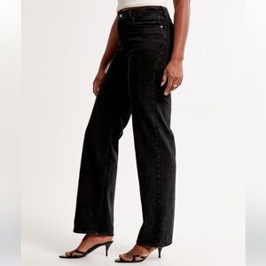 Abercrombie - 90s relaxed high rise, Black Curve Love Jeans | Size 26- 2s NEW